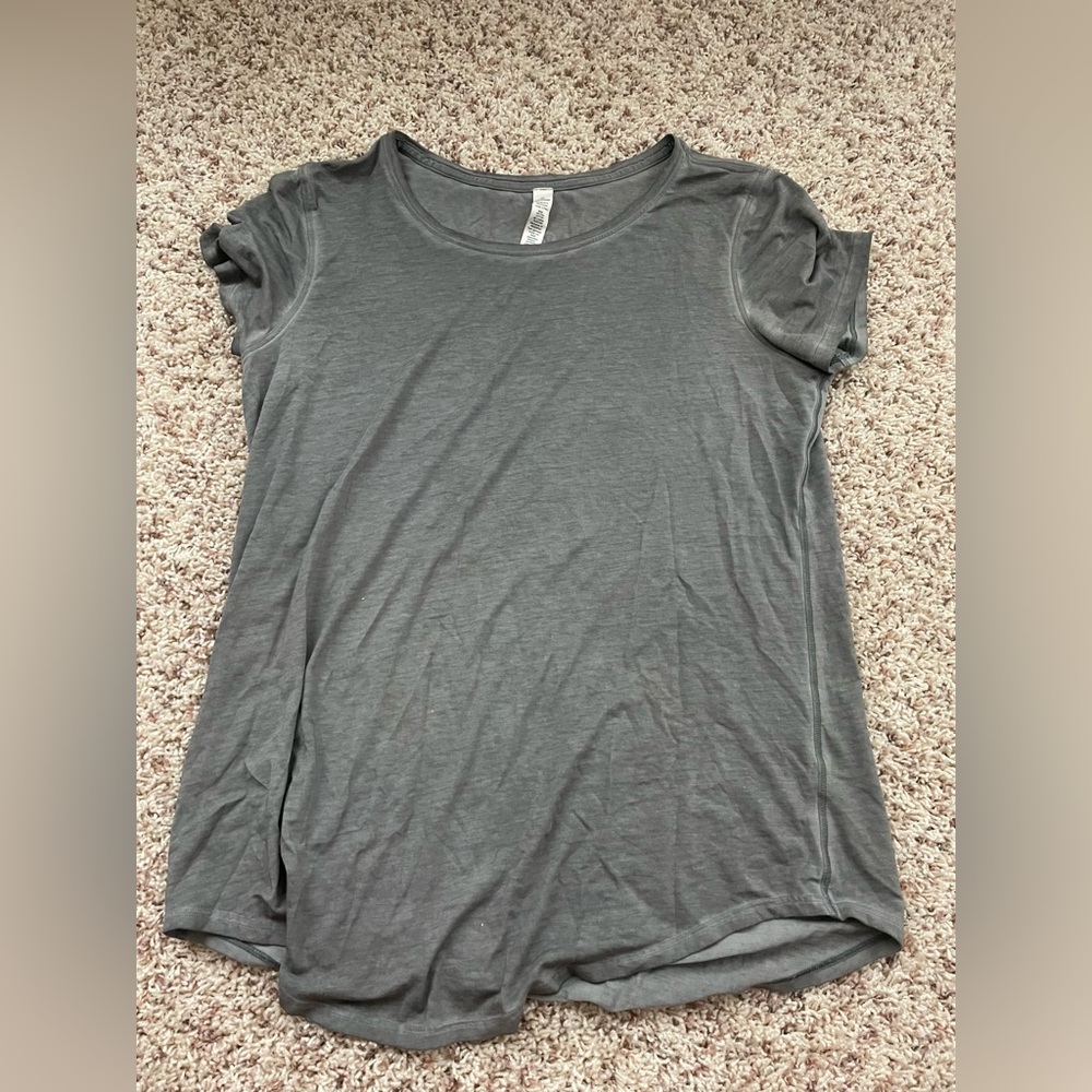LULULEMON GREY SHIRT